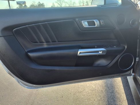 Used 2022 Ford Mustang Premium image 18
