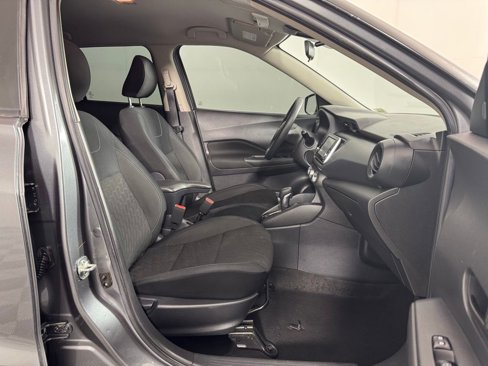 Used 2022 Nissan Kicks S image 33