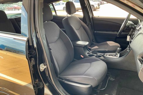 Used 2013 Chrysler 200 Touring w/ S Exterior Appearance Pkg image 9