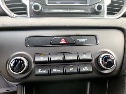 Used 2018 Kia Sportage LX image 15