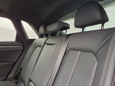 New 2025 Audi Q3 2.0T Premium image 21