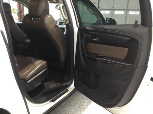 Used 2014 GMC Acadia SLT image 18