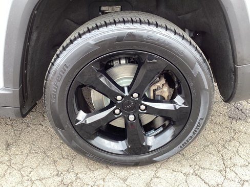 Used 2021 Jeep Grand Cherokee L Laredo image 10