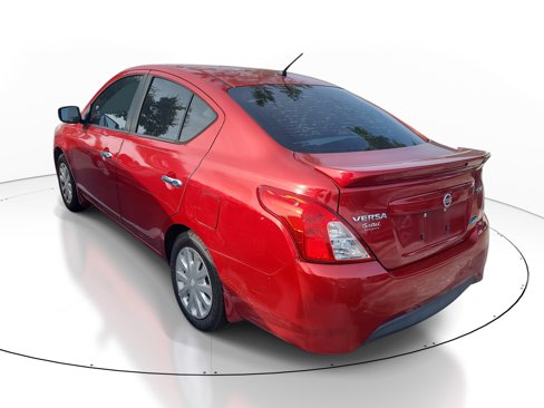 Used 2015 Nissan Versa SV image 7