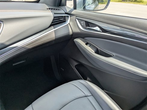 Used 2024 Buick Enclave Premium image 17