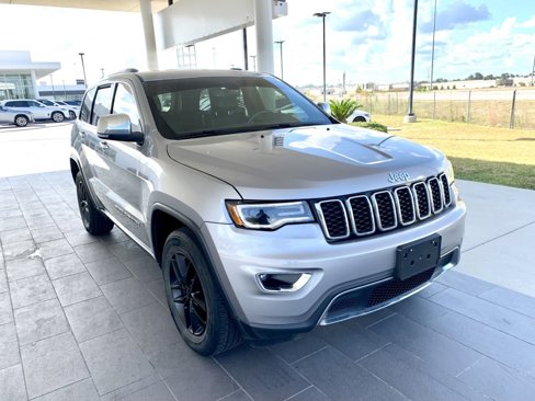 Used 2019 Jeep Grand Cherokee Limited w/ Luxury Group II image 3