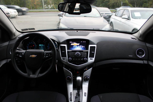 Used 2015 Chevrolet Cruze LT w/ Technology Package image 31