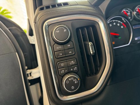 Used 2019 Chevrolet Silverado 1500 RST w/ Z71 Off-Road Package image 16