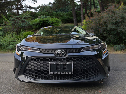 Used 2022 Toyota Corolla LE image 2
