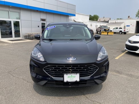 Used 2021 Ford Escape SE w/ SE Sport Appearance Package image 2