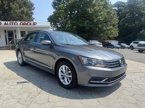 Used 2016 Volkswagen Passat 1.8T R-Line image 1