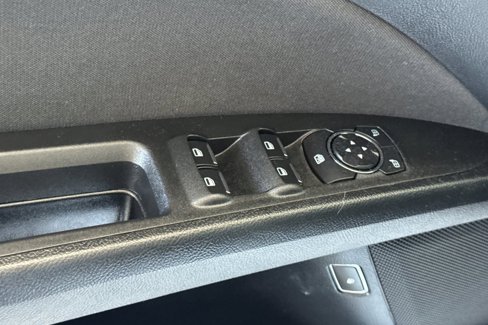 Used 2020 Ford Fusion SE image 11