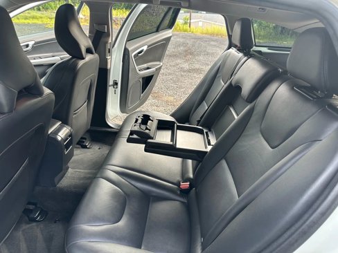Used 2016 Volvo V60 T5 Cross Country image 23