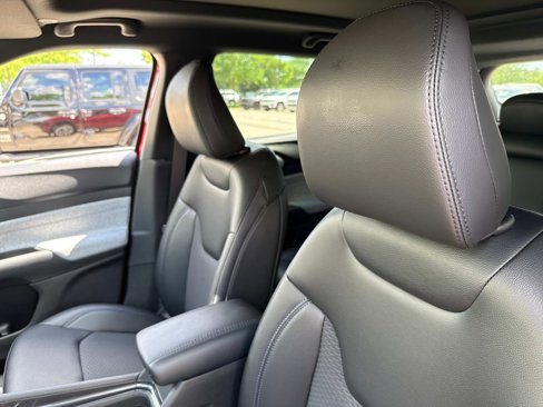 New 2025 Jeep Compass Latitude w/ Sun and Sound Group image 31