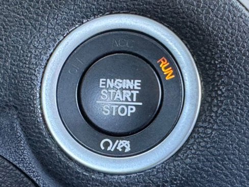 Used 2018 Chrysler 300 Limited w/ Safetytec Plus Group image 11
