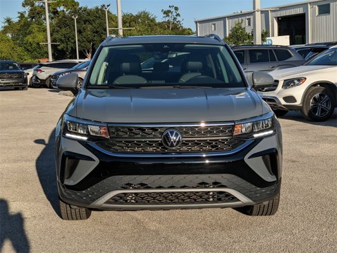 Certified 2023 Volkswagen Taos SE w/ Panoramic Sunroof Package image 9