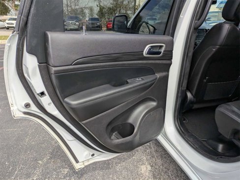 Used 2021 Jeep Grand Cherokee Laredo X image 15