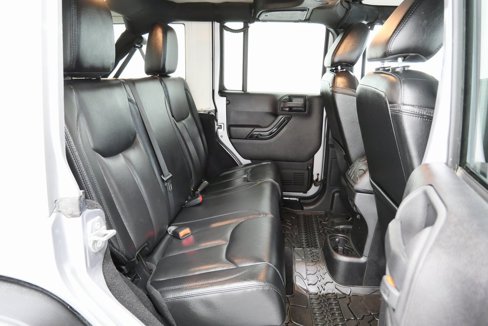 Used 2015 Jeep Wrangler Unlimited Sahara image 16