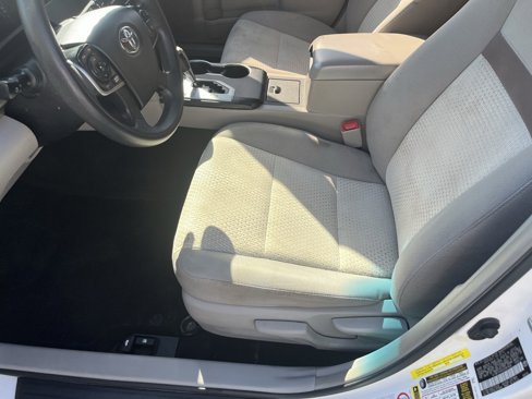 Used 2012 Toyota Camry LE image 14