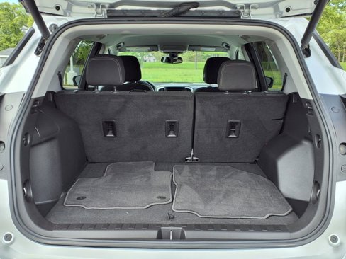 Used 2022 GMC Terrain SLE w/ Driver Convenience Package image 4