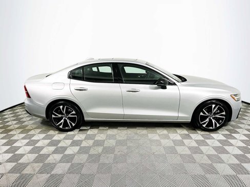 Certified 2025 Volvo S60 B5 Core image 8