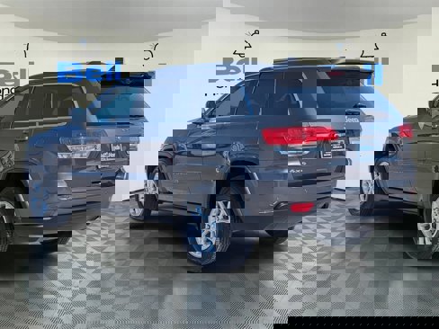 Used 2018 Jeep Grand Cherokee Laredo image 3