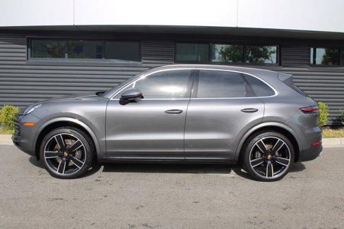 Used 2023 Porsche Cayenne image 2