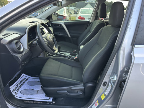 Used 2017 Toyota RAV4 LE image 8