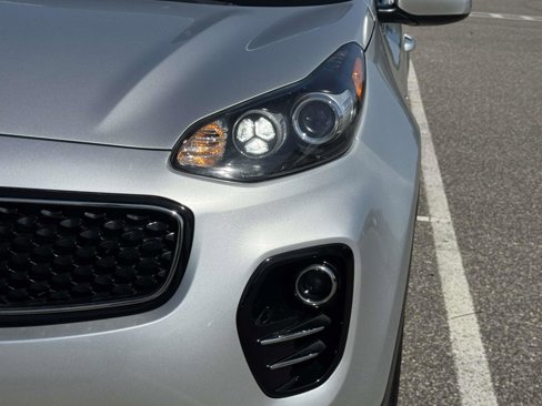 Used 2018 Kia Sportage LX image 5