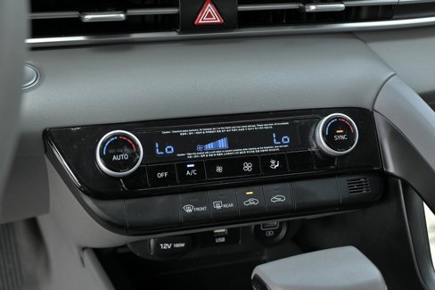 Used 2022 Hyundai Elantra SEL image 22