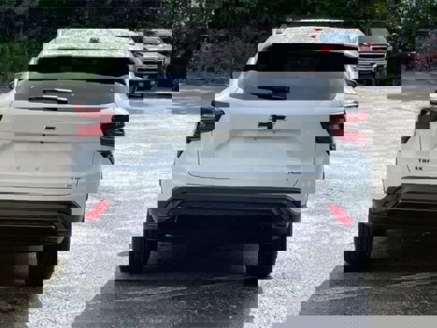New 2025 Chevrolet Trax RS w/ Sunroof Package image 4