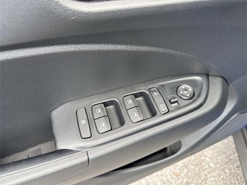 Used 2023 Hyundai Venue SE image 17