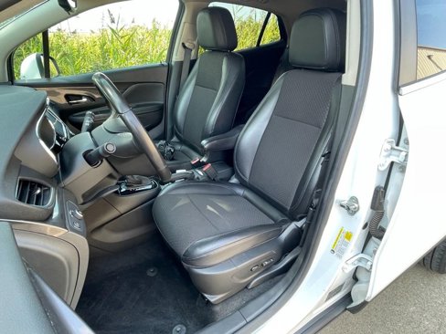 Used 2021 Buick Encore Preferred w/ Safety Package image 18