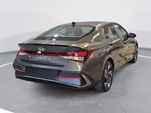 New 2025 Hyundai Elantra Sport image 5