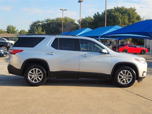 Used 2020 Chevrolet Traverse LT image 7