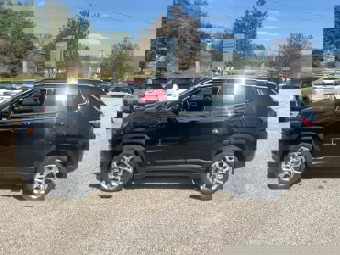 New 2025 Jeep Compass Latitude w/ Convenience Group image 8