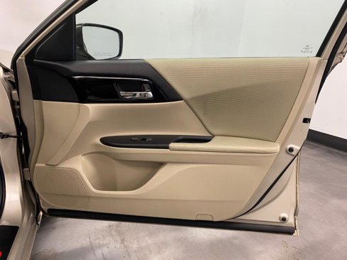 Used 2016 Honda Accord LX image 41