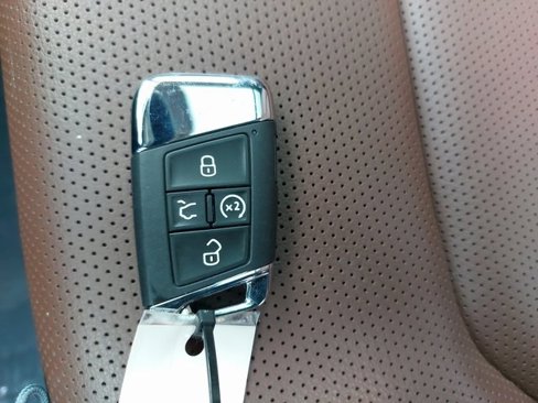 Used 2022 Volkswagen Atlas SEL Premium image 29