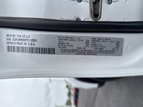 Used 2023 Jeep Cherokee Altitude Lux image 29
