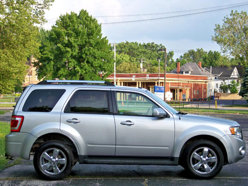 Used 2009 Ford Escape Limited image 9