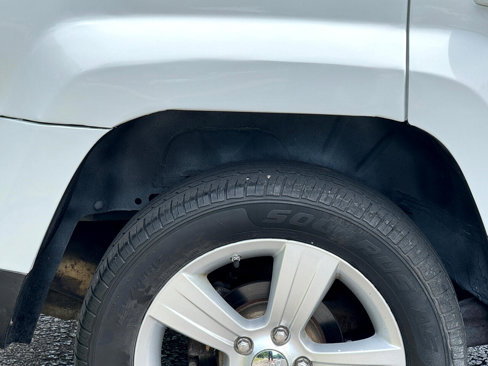 Used 2012 Jeep Patriot Limited w/ Sun/Sound Group image 11