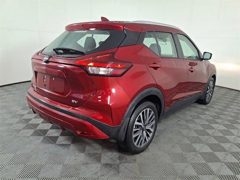 Used 2023 Nissan Kicks SV image 10