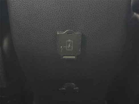 Used 2018 Toyota RAV4 LE image 37