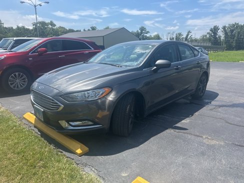 Used 2018 Ford Fusion SE w/ Equipment Group 201A image 4