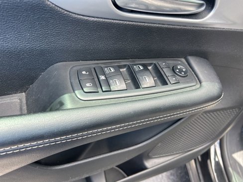 Used 2019 Chrysler Pacifica Touring-L Plus w/ Advanced Safetytec Group image 35
