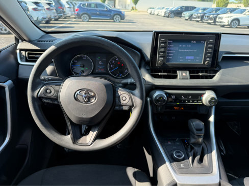 Used 2019 Toyota RAV4 LE image 13