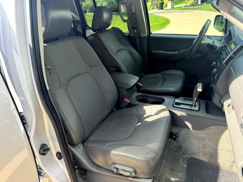 Used 2012 Nissan Frontier SL image 19
