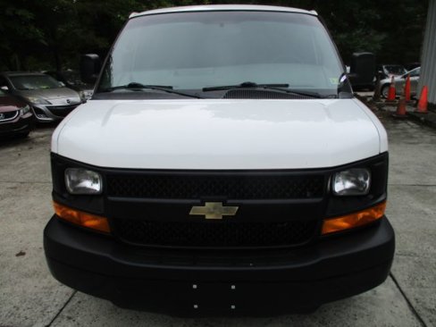 Used 2014 Chevrolet Express 2500 image 8