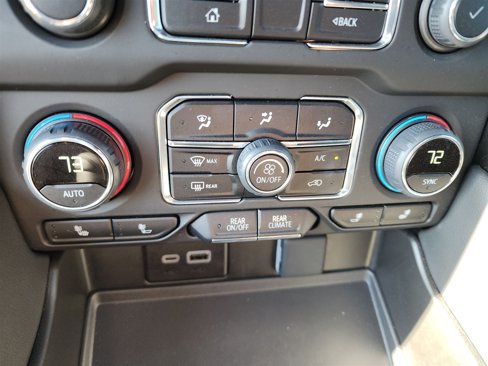 Used 2024 Chevrolet Suburban Z71 image 30