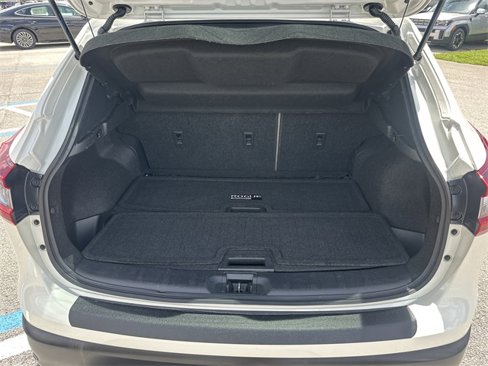 Used 2022 Nissan Rogue Sport SL w/ Premium Package image 10